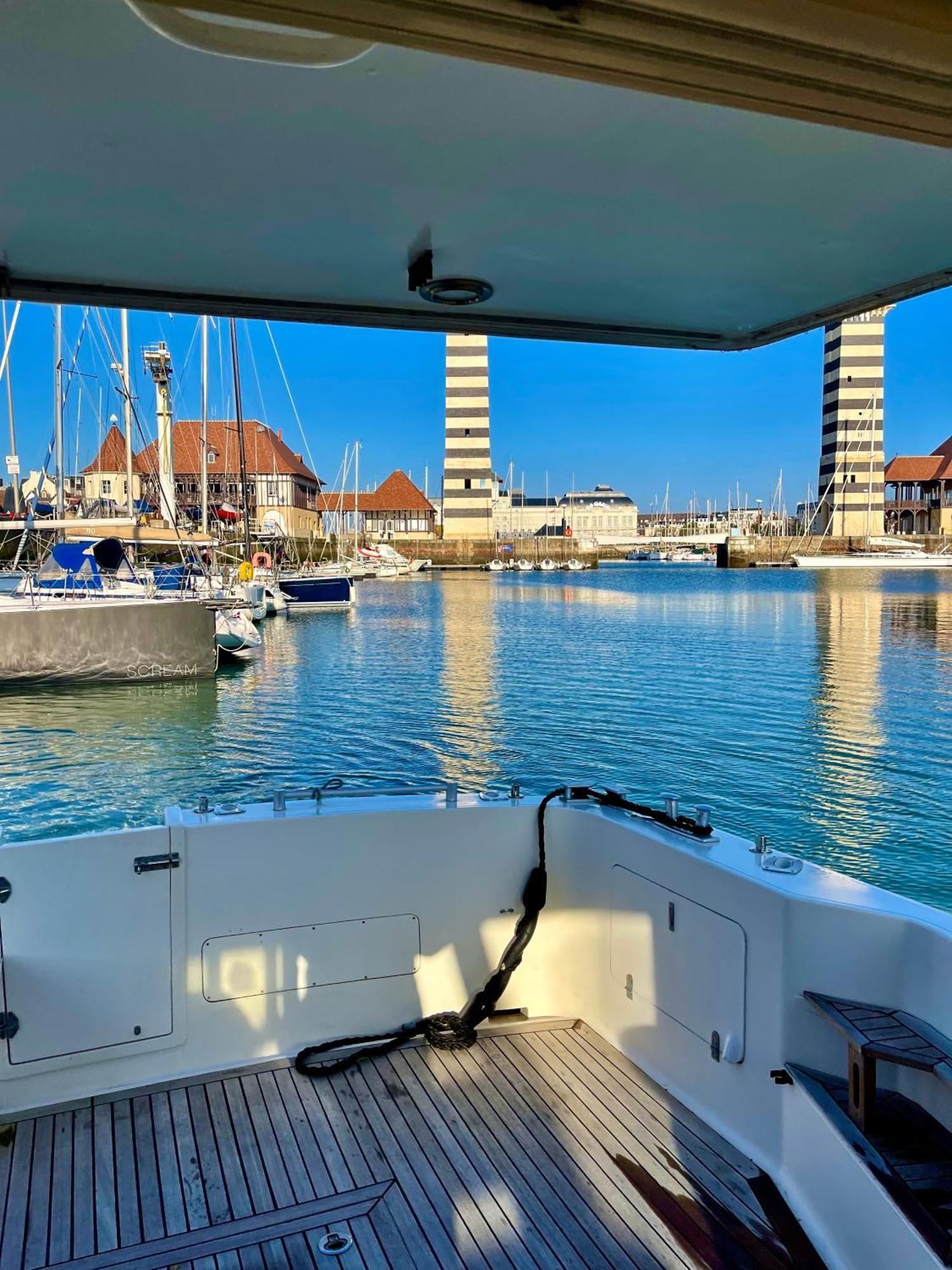Yacht Deauville Exterior foto